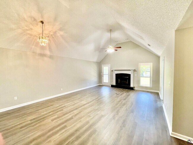 Foto del edificio - 213 Bayside Dr