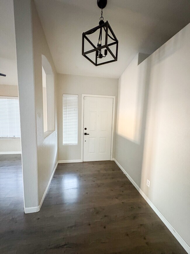 Building Photo - 8739 E Natal Cir