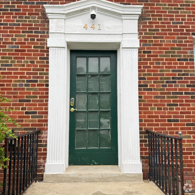 Building Photo - 441 Manor Pl NW