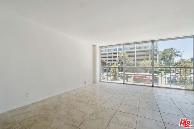 Building Photo - 10747 Wilshire Blvd