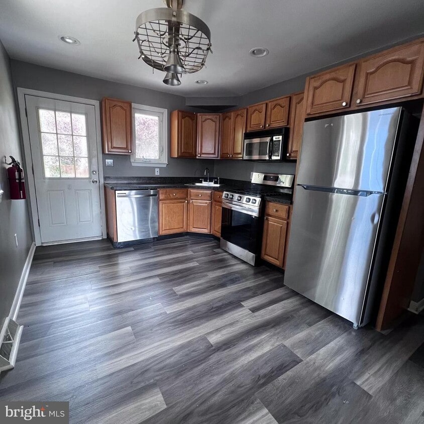 34 Singley Ave, Runnemede, NJ 08078 House Rental in Runnemede, NJ