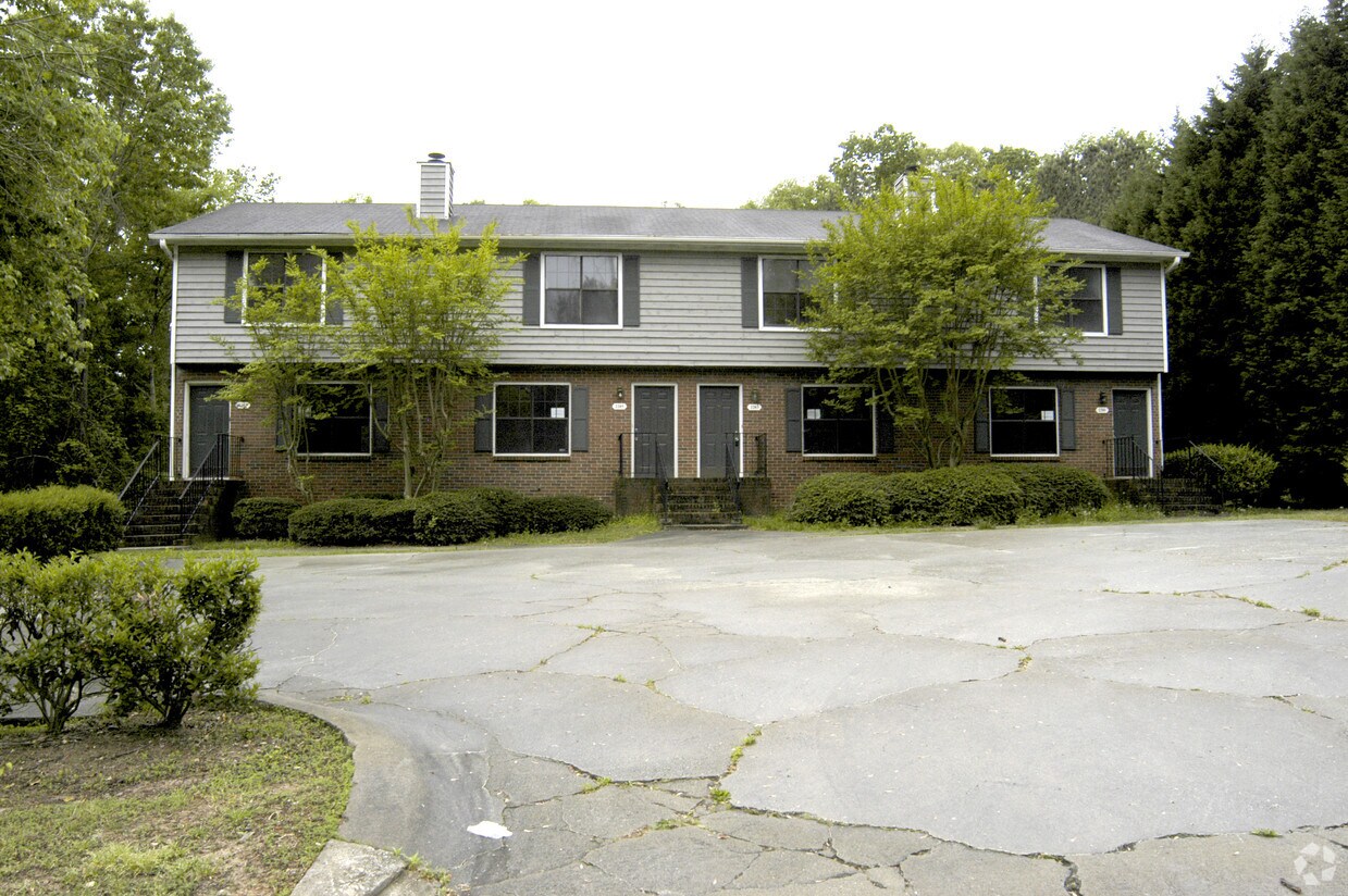 Building Photo - 2285 Highpoint Rd