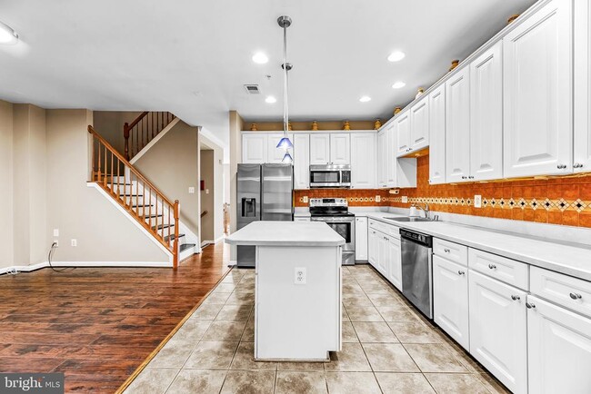 Building Photo - 3432 Dental Ct