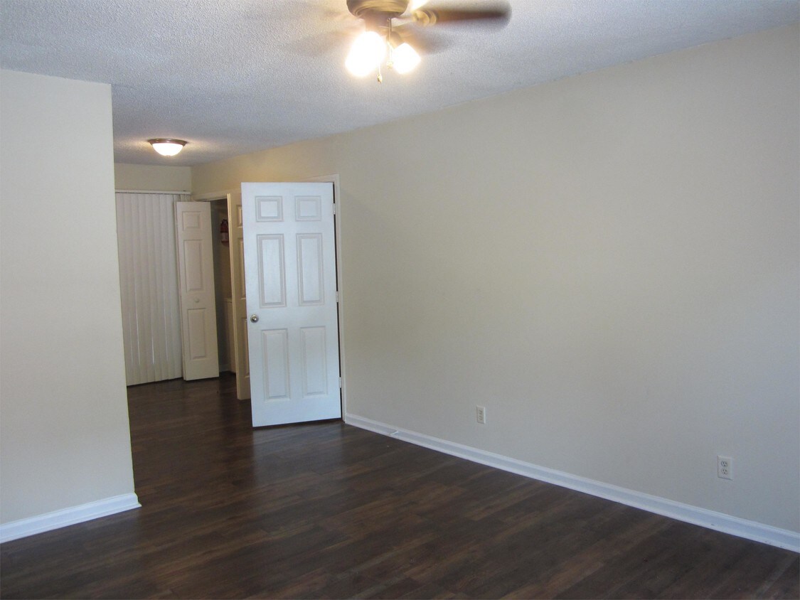 Foto del edificio - 1690 S Barnett Shoals Rd