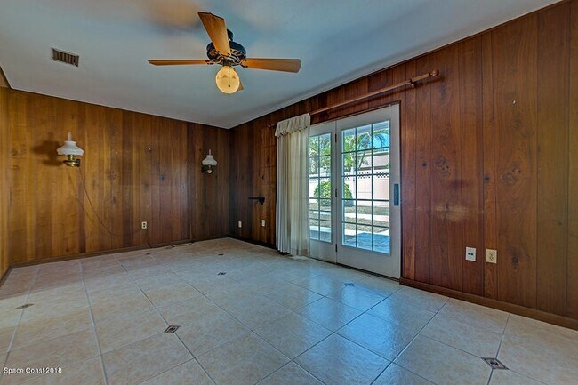 Building Photo - 124 Orange Ave