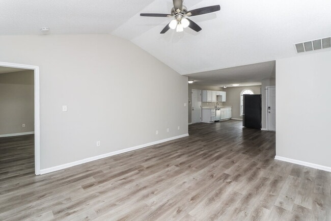 Building Photo - 421 Eagles Nest Way