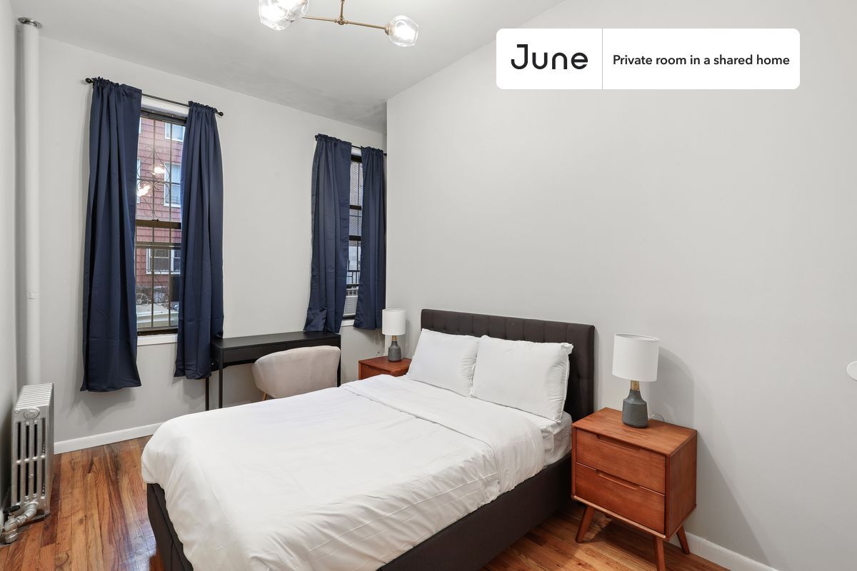 Foto principal - Room in Shared 4 bed/2 bath home