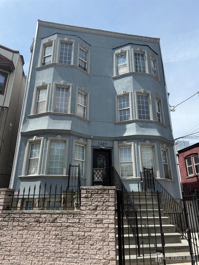 Building Photo - 2309 John F. Kennedy Blvd