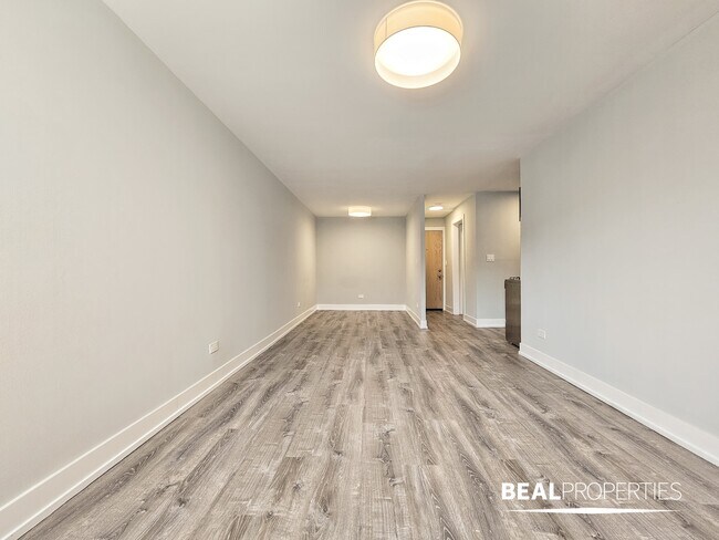 Foto del edificio - 445 W Barry Ave