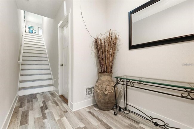 Building Photo - 1237 Savona Dr