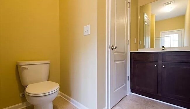 Building Photo - 3 Bedroom Townhome in Lithonia!