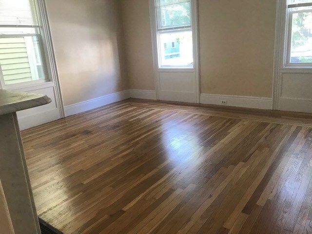 Building Photo - 2 Barnes St