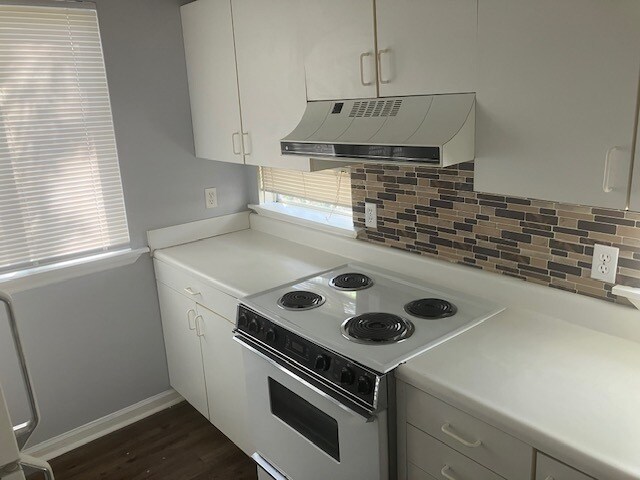 Building Photo - 601 Battery Ln