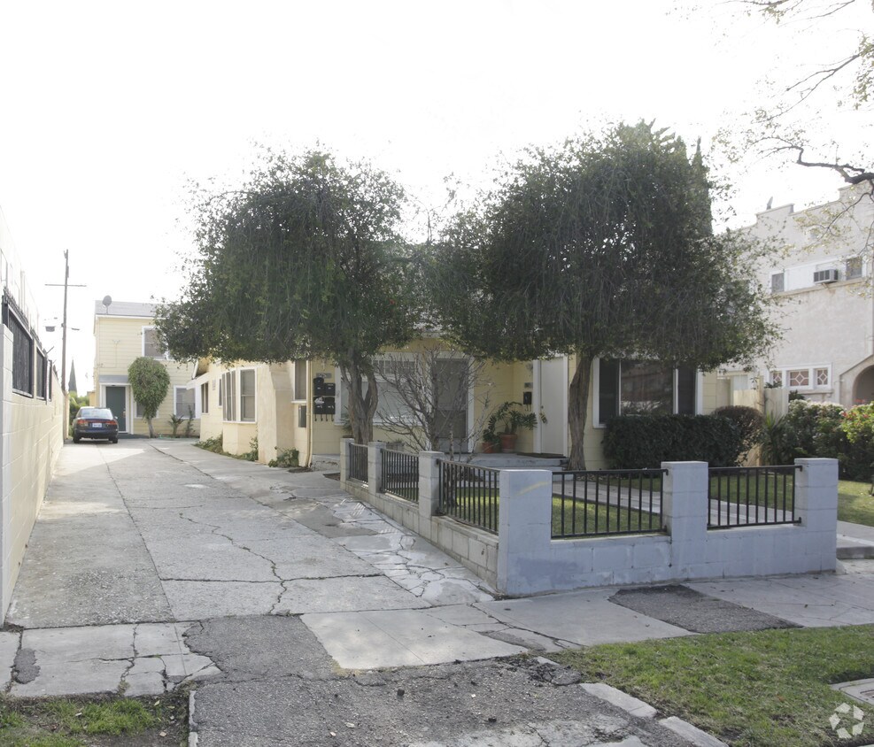 Building Photo - 5724-5726 La Mirada Ave