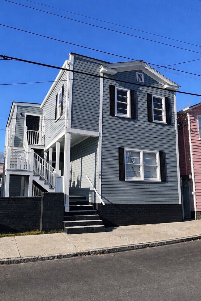 Building Photo - 406 Race St