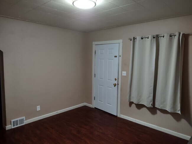 Building Photo - 1418 Forrest St
