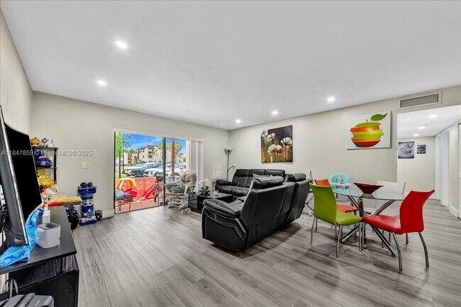 Foto del edificio - 8550 SW 149th Ave