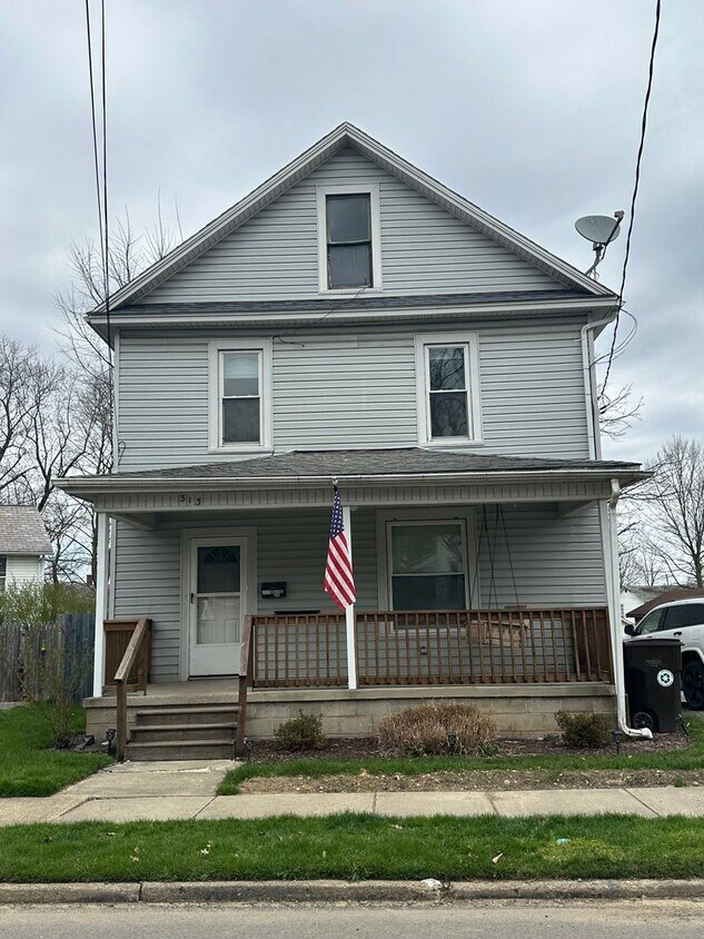 313 College Ave, Grove City, PA 16127 House Rental in Grove City, PA