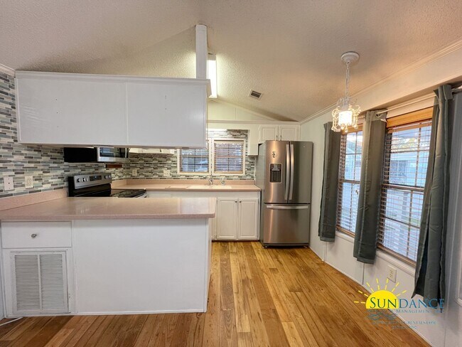 Building Photo - Charming 2 Bedroom Home in Miramar Beach!