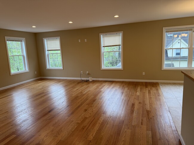 Photo - 566 Dwight Rd House