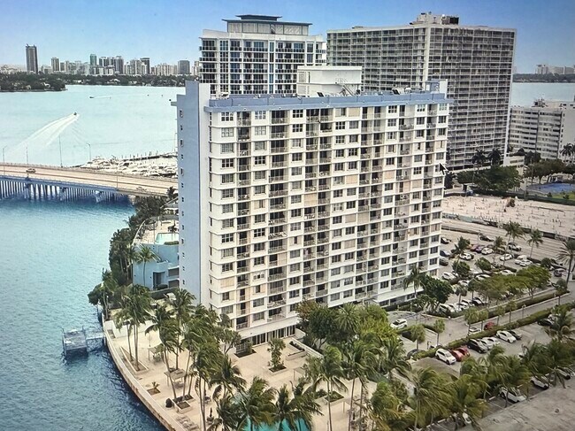 Vista aérea - 1865 79th Street Cswy