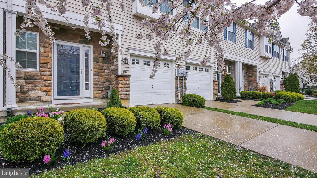 118 Eagleview Terrace, East Greenwich Township, NJ 08061 Townhome