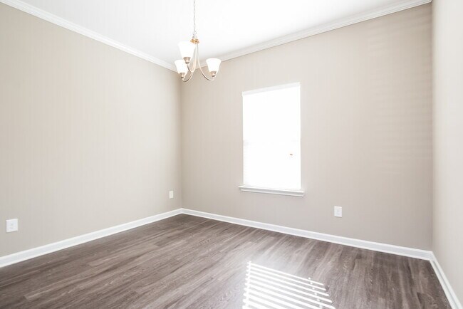 Foto del edificio - 646 Fieldcrest Dr