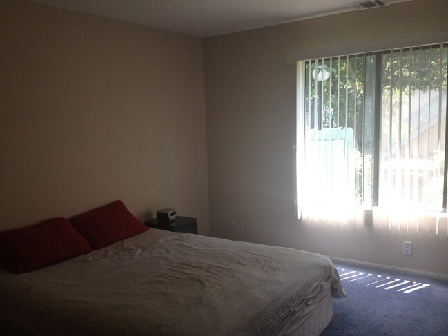 Bedroom - 20535 S Vermont Ave