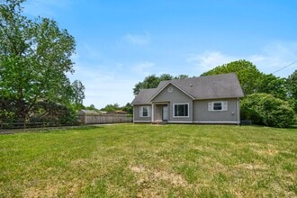 Building Photo - 3394 Minor Dr