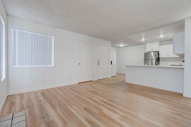 Foto del edificio - 4201 Terrestrial Dr