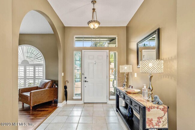 Foto del edificio - 332 Maplewood Dr