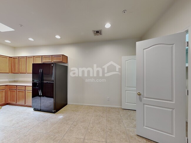 Foto del edificio - 8940 W Olive Ave