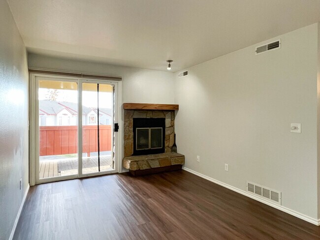Building Photo - 10260 Jamestown Dr