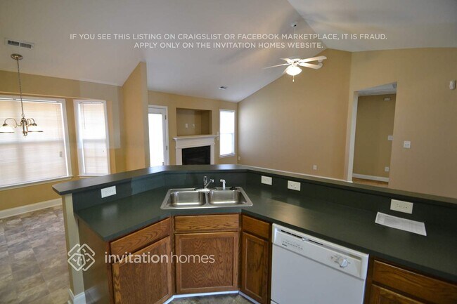 Building Photo - 2730 Stagbuck Dr