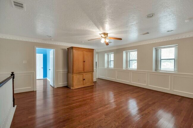 Foto del edificio - 1126 Crossroads Dr