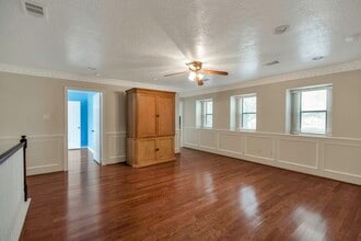Building Photo - 1126 Crossroads Dr