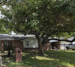Building Photo - 1203 Mooney Rd