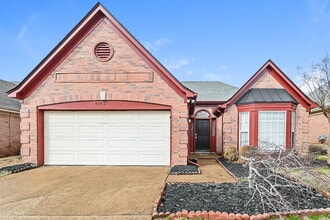 Building Photo - 9362 Garden Woods Dr