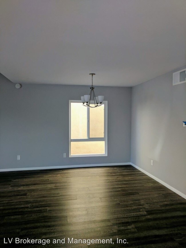 Building Photo - 7100 Island Village Dr