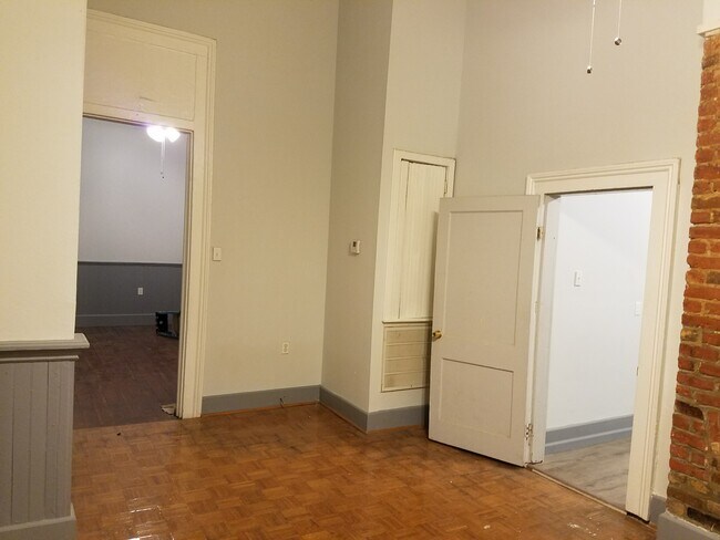 Living Room - 921 N Miro St