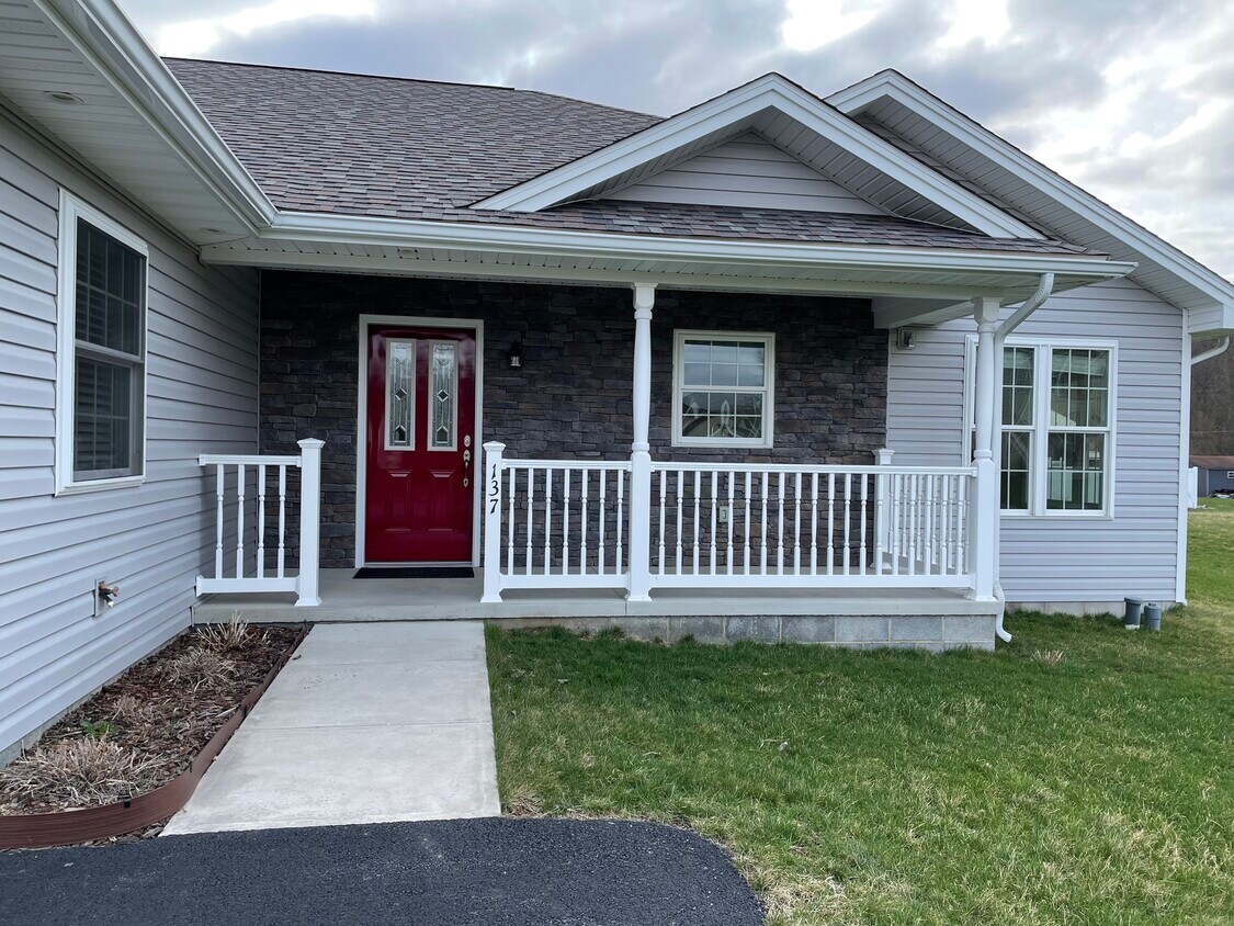 137 Mallard Ln, Duncansville, PA 16635 Townhome Rentals in