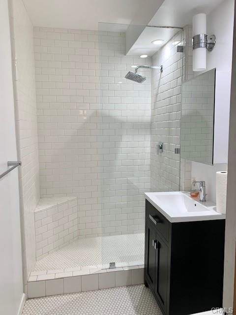 Building Photo - 999 N Doheny Dr