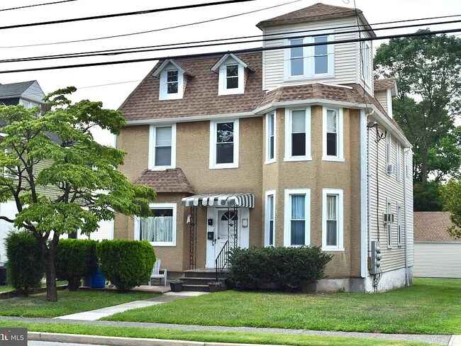 Building Photo - 112 S Scott Ave