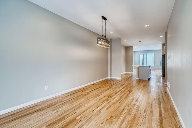 Building Photo - Beautiful Townhome for Rent