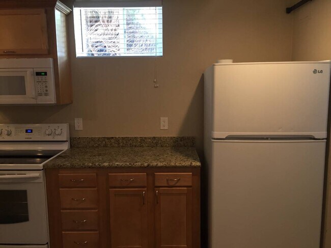 Kitchen - 3566 S Depew St