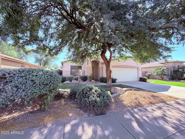 Foto del edificio - 2061 E Bellerive Pl