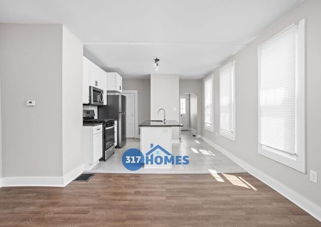 Building Photo - Welcome to this beautifully restored 2 bed...