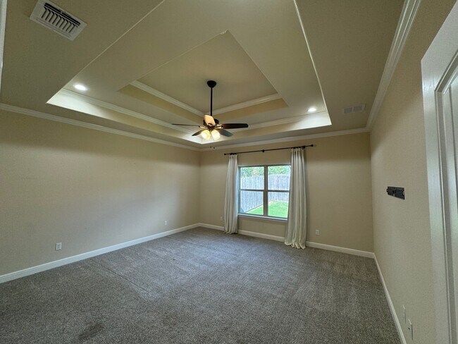 Building Photo - 134 Blue Jay Dr