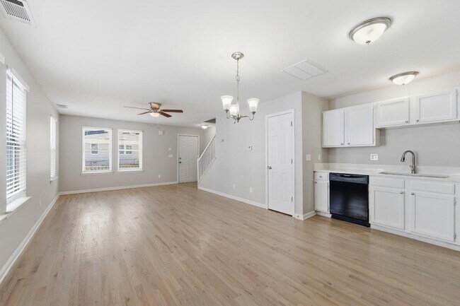 Building Photo - 1177 Arlington Ave SW