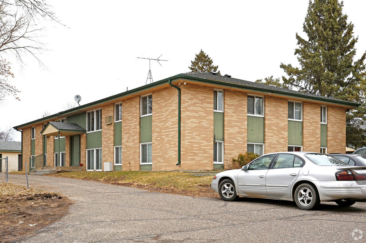 Primary Photo - 40 Balsam Ave SW